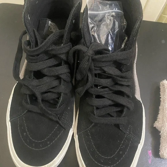 Vans Black and White High-Top Skate Shoes - Picture 3 of 4